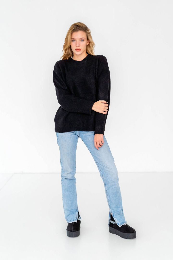 Светр жіночий